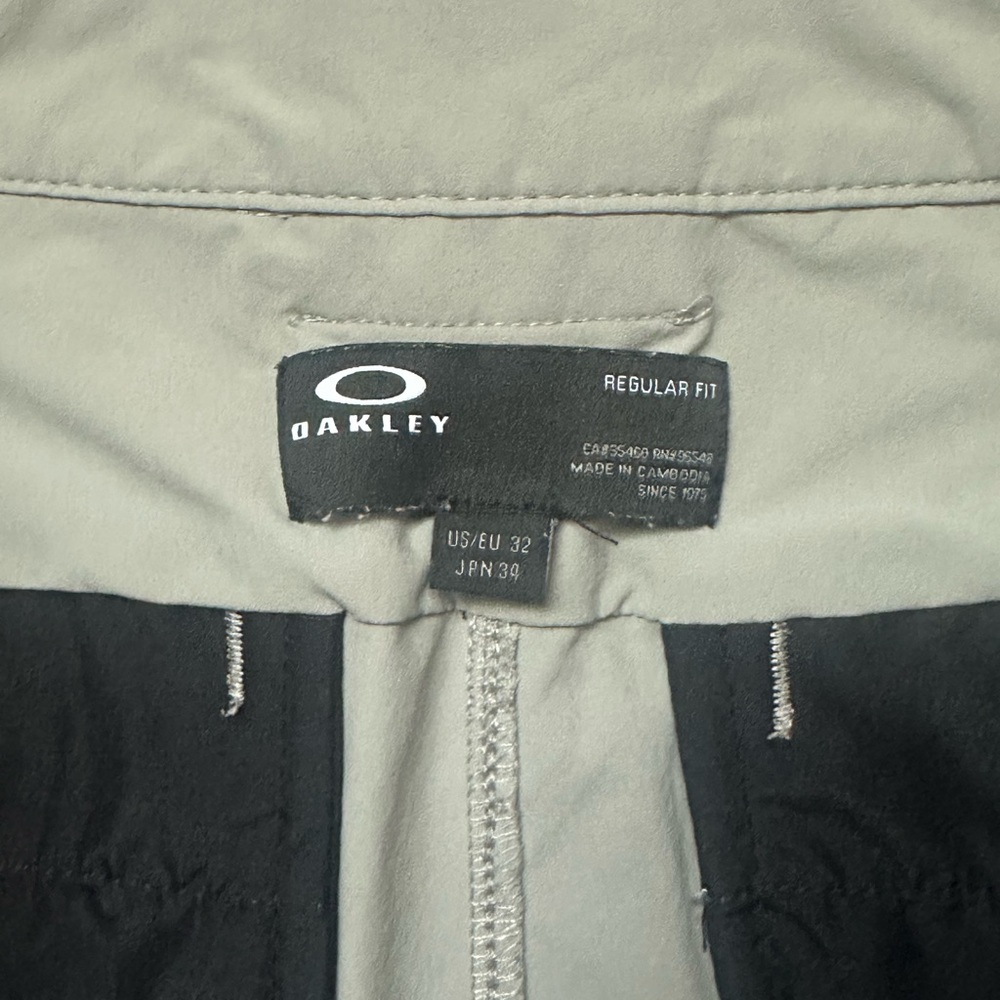 Oakley Men's Stone Gray Take Pro 3.0 Golf Flat Front Shorts Size 32 Regular Fit - Picture 9 of 10